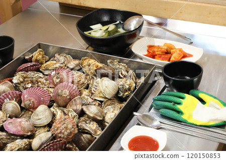 Korean Seafood Food. Steamed oysters and clams 120150853