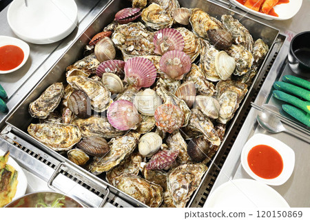 Korean Seafood Food. Steamed oysters and clams 120150869