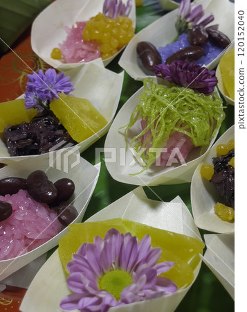 Street food cooking for sale in local fresh market Street food cooking for sale in local fresh market 120152040