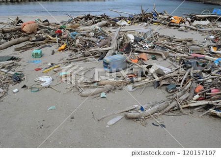 Coastal wreckage Environmental problems Garbage problems 120157107