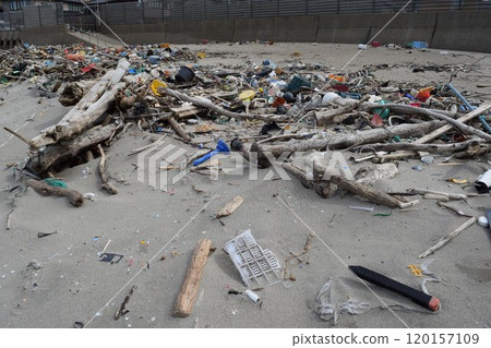 Coastal wreckage Environmental problems Garbage problems Coastal wreckage Environmental problems Garbage problems 120157109
