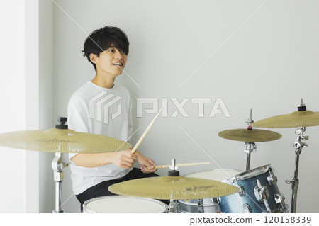 樂團現場表演 120158339