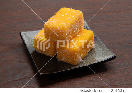 Castella, a specialty of Nagasaki 120158521