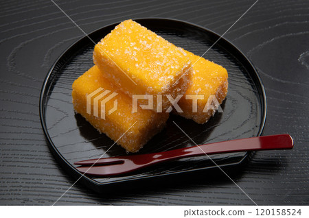 Castella, a specialty of Nagasaki 120158524