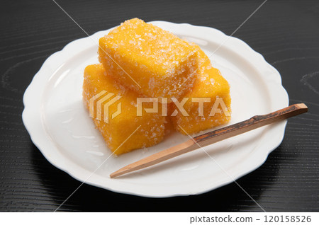 Castella, a specialty of Nagasaki 120158526