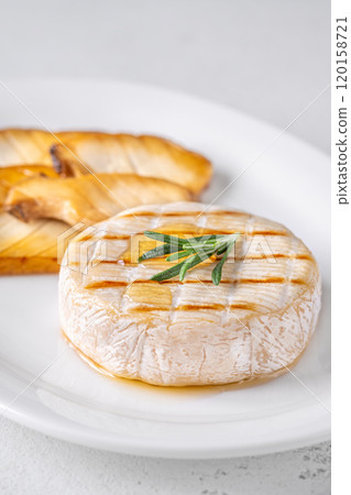 Camembert with eryngii Camembert with eryngii 120158721