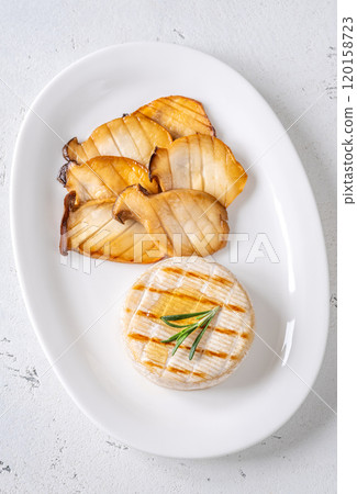 Camembert with eryngii Camembert with eryngii 120158723