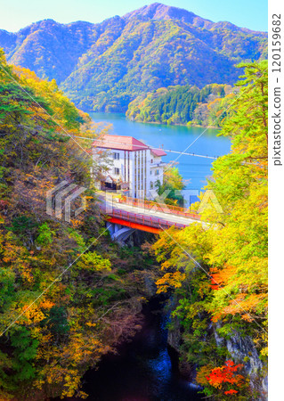 Komagata Gorge and Lake Akaya in autumn colors (vertical) 120159682