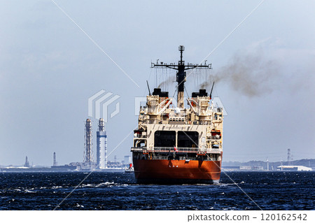 海上自衛隊破冰船白瀨號從海上自衛隊橫須賀基地出發 120162542