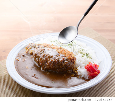 Easy and delicious croquette curry Easy and delicious croquette curry 120162732