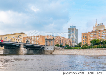 Borodinsky Bridge and Ministry of Foreign Affairs of Russia main building in Moscow. Russia Borodinsky Bridge and Ministry of Foreign Affairs of Russia main building in Moscow. Russia 120164293