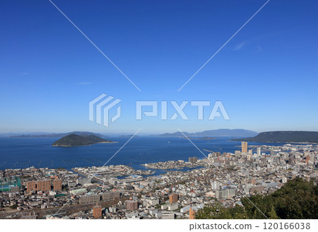 高松市景觀與 Sunport 高鬆的“香川穴吹競技場” 高松市景觀與 Sunport 高鬆的“香川穴吹競技場” 120166038