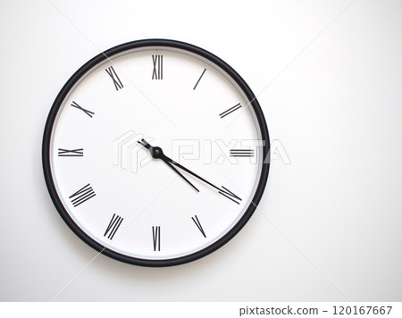 Clock Showing 16.20 or 04.20 with Roman Numerals. Simple Round Clock for Concepts of Time Management and Scheduling. 120167667
