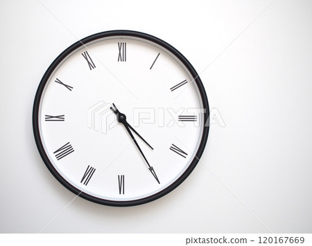 Clock Showing 16.25 or 04.25 with Roman Numerals. Simple Round Clock for Concepts of Time Management and Scheduling. Clock Showing 16.25 or 04.25 with Roman Numerals. Simple Round Clock for Concepts of Time Management and Scheduling. 120167669