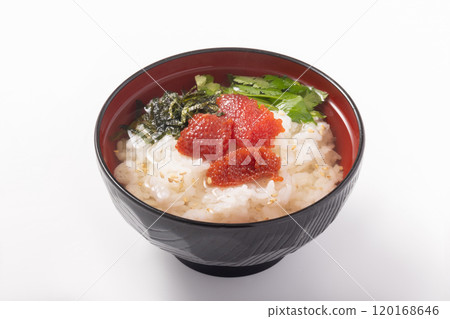 Dashi-chazuke with coho salmon roe (ginko) 120168646