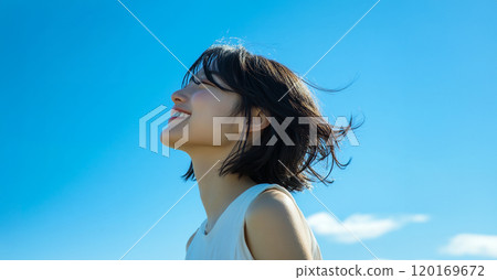 AI 生成的頭髮飄逸的亞洲女性圖像 120169672