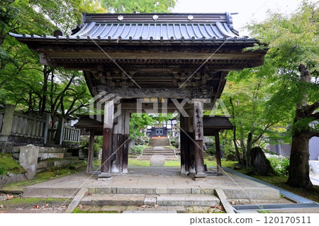 Chinzoji Temple Main Gate 120170511