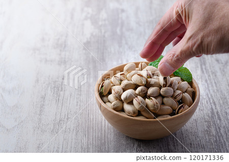 營養豐富的堅果皇后開心果（無釉帶殼） 120171336