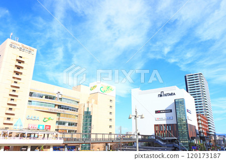 愛知縣豐田市豐田城車站前鱗次櫛比的城市飯店風景 120173187