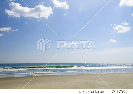 Pacific Ocean and sandy beach 120175093