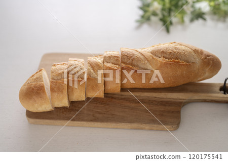 delicious french bread 120175541