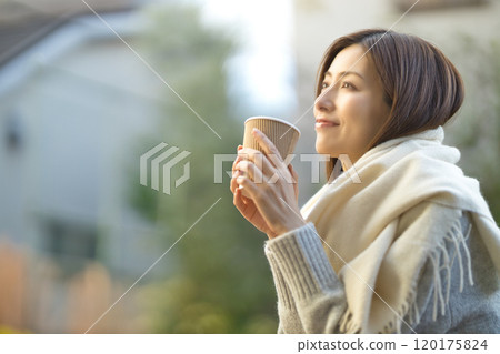 Beauty for women in their 40s 120175824