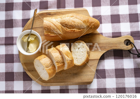 delicious french bread 120176016