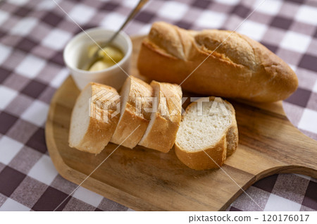 delicious french bread 120176017