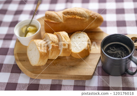 delicious french bread 120176018