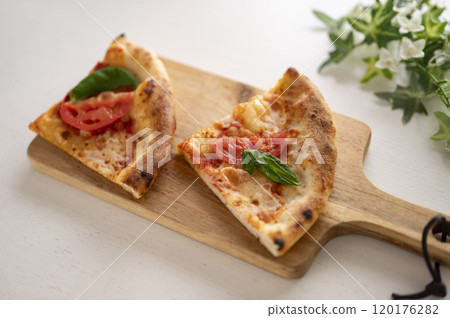 sliced margherita pizza sliced margherita pizza 120176282