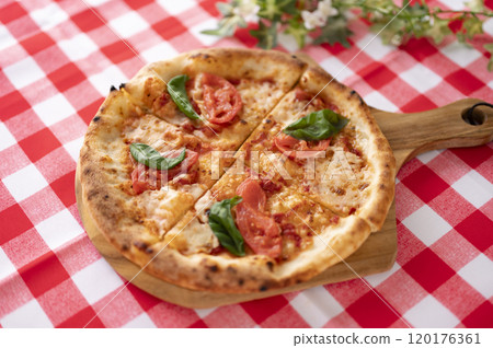 Margherita pizza Margherita pizza 120176361