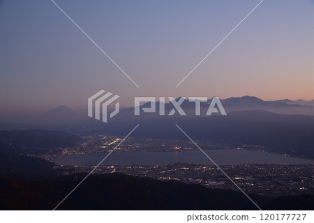 Lake Suwa at dawn and the night view of Suwa from Takapotchi Plateau 120177727