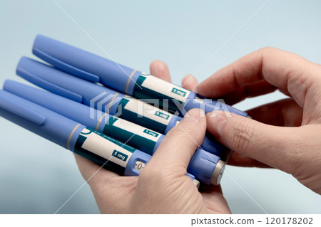 Ozempic Insulin injection pen or insulin cartridge pen for diabetics. Ozempic Insulin injection pen or insulin cartridge pen for diabetics. 120178202