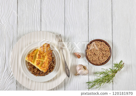 vegan shepherds pie of lentils with mashed potato 120181970