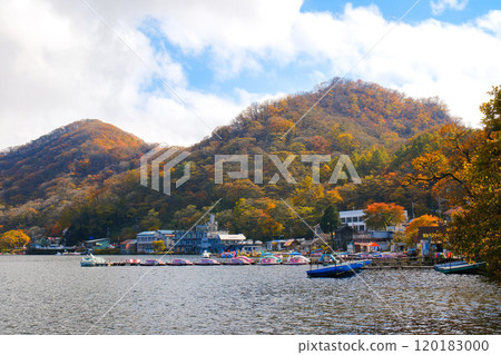 Gunma Prefecture: Mt. Haruna and Lake Haruna covered in autumn leaves 120183000