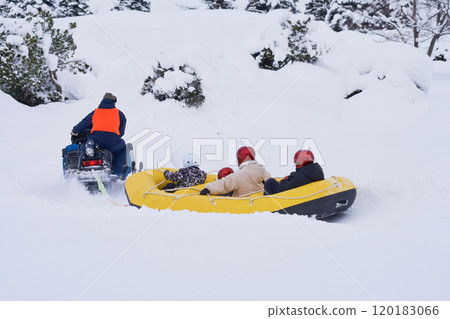 Snow rafting 120183066