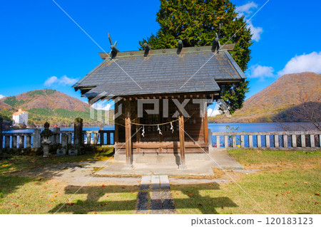 Onumakami Shrine, a shrine on Lake Haruna in Takasaki City, Gunma Prefecture Onumakami Shrine, a shrine on Lake Haruna in Takasaki City, Gunma Prefecture 120183123