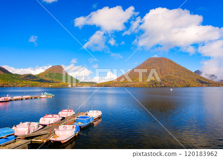 Gunma Prefecture: Mt. Haruna and Mt. Haruna Fuji dyed in autumn leaves Gunma Prefecture: Mt. Haruna and Mt. Haruna Fuji dyed in autumn leaves 120183962