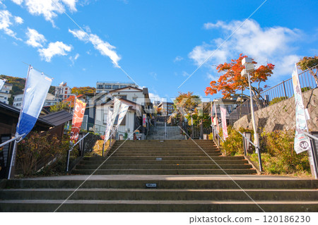 群馬縣澀川市，秋天的伊香保，伊香保溫泉石階街 120186230