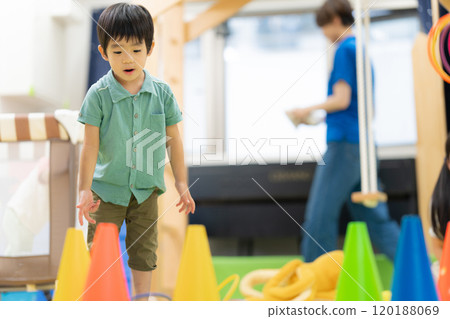 室內保育園區形象_治療_發展支援 120188069