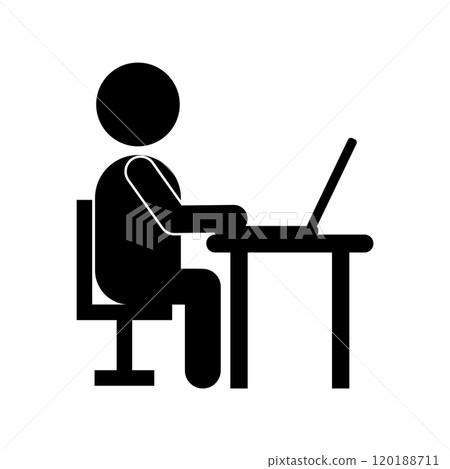 在辦公桌前操作計算機的人的剪影插圖 120188711