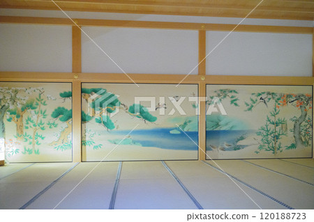 有豪華壁畫的日式房間 有豪華壁畫的日式房間 120188723