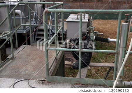 建築塗裝 除鏽 防鏽 底漆 面漆 面罩 鷹架養護 木鋼框架 120190180