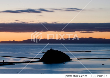 Evening view of Daikoku Island, Muroran City 120190514