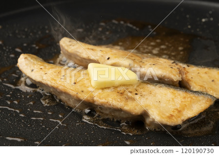 奶油烤鮭魚三明治 奶油烤鮭魚三明治 120190730