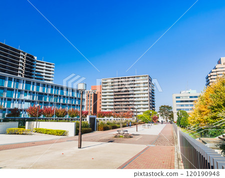 通往多摩中心站的行人天橋 120190948