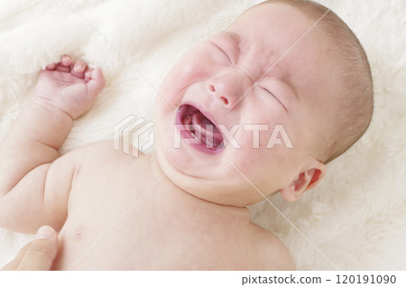 嬰兒高興地哭 嬰兒高興地哭 120191090