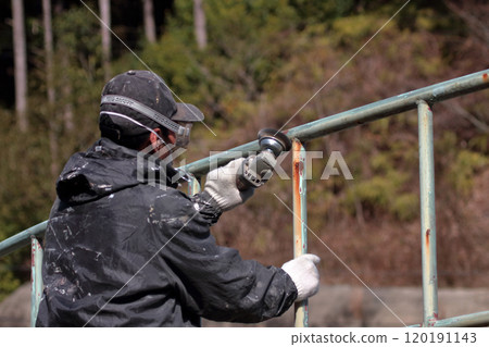 Architectural painting, rust removal, rust prevention, undercoat, topcoat, mask, scaffolding protection, wooden and steel frame 120191143