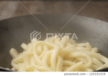 Boiled udon noodles Boiled udon noodles 120191419