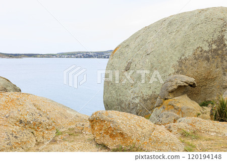 Large rock formations and the ocean at Granite Island Recreation Park 120194148